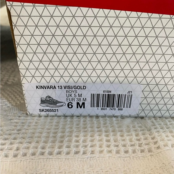 NIB boys sneakers - Picture 3 of 3